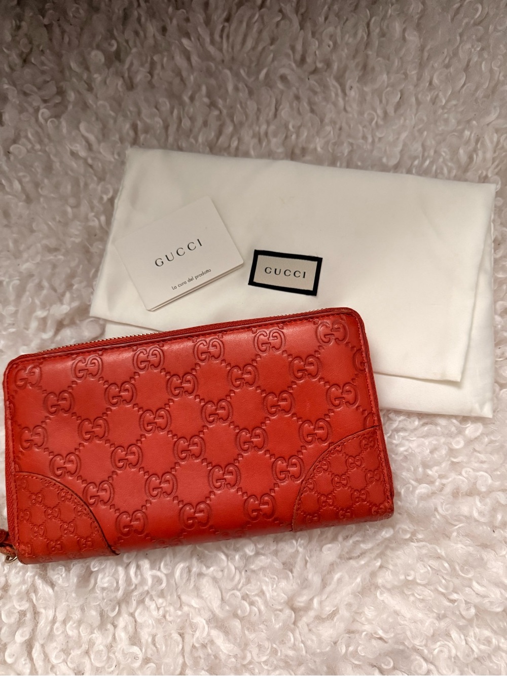 Gucci Coral Leather Zip Wallet